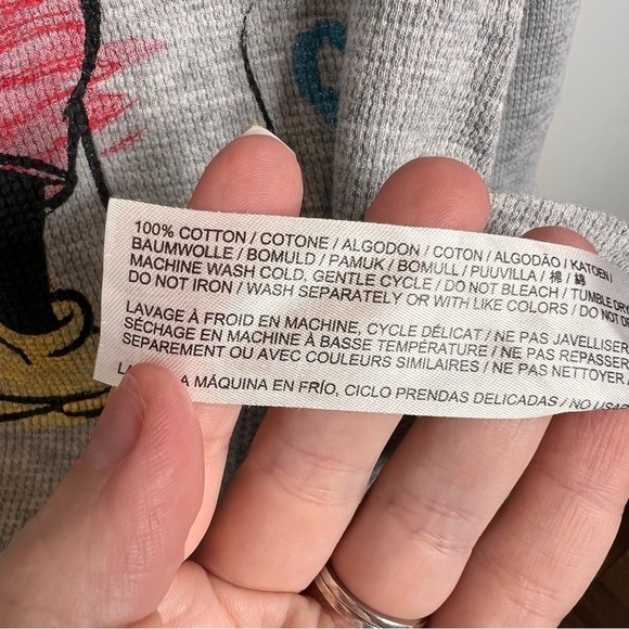 Disney Store Womens Size Large Grey Waffle Knit Long Sleeve Mickey Minnie Love - Picture 7 of 10